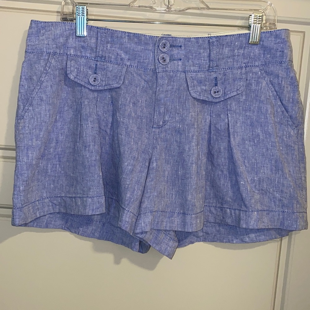 Linen shorts with pockets
